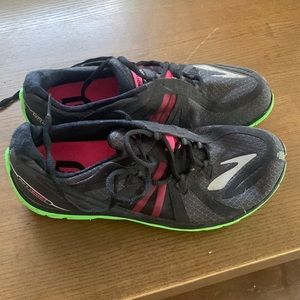 Brooks running sneakers. Only worn once. Size 10